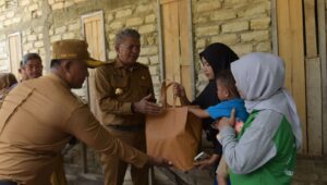 Pj Wali Kota Muhammad Yusup Kunjungi Anak Stunting, Usahakan Stunting Menurun di Kendari