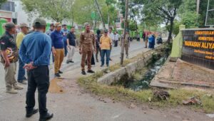 Pagi-pagi, Muhammad Yusup Sudah Kerja Bakti