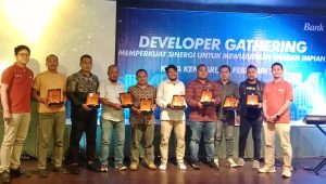 Bank BTN Syariah KCS Kendari Berikan Award kepada Developer Pilihan di Kendari