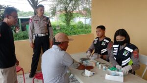 Sopir Angkutan dan Pengunjung Terminal Baruga Jalani Tes Urine