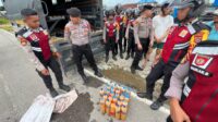 Puluhan Botol Miras Tradisional Jenis Balllo yang Siap Beredar di Kendari Diamankan Satgas Preventif