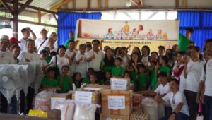 Panitia Perayaan Hari Kenaikan Yesus Kristus di Kendari Berbagi Sembako ke Panti Asuhan