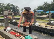 Polda Sultra Ziarah ke TMP Watubangga dan Tabur Bunga di Laut, Sampaikan Penghormatan Kepada Pahlawan