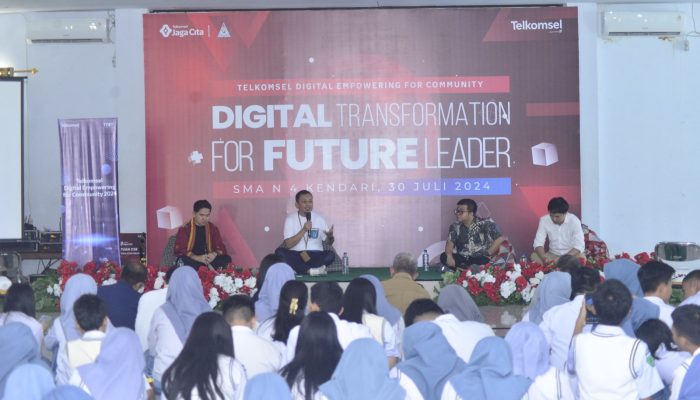 Telkomsel Bekali Siswa-siswi SMAN 4 Kendari Kepemimpinan Melalui Transformasi Digital