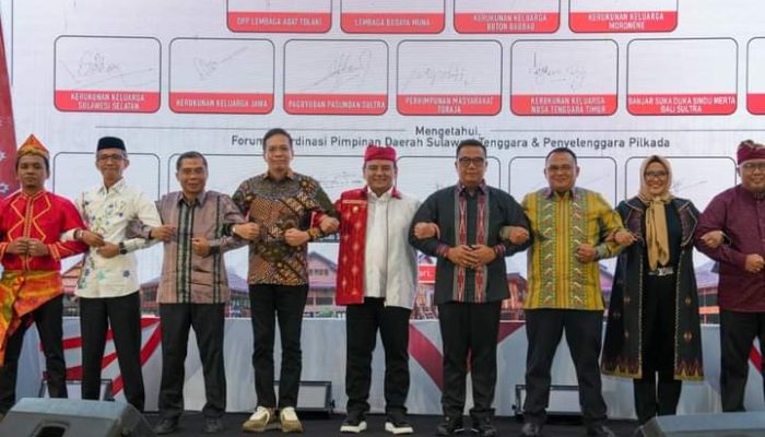 Pj. Gubernur Bersama Kapolda, Forkopimda dan Tokoh-tokoh se-Sultra Deklarasikan Pilkada Damai 2024