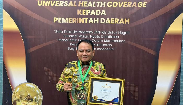Pemprov Sultra Terima Penghargaan UHC, Pj Gubernur: Saatnya Masyarakat Dilayani dengan Adil dan Makmur