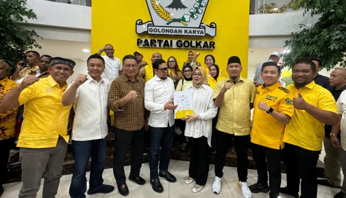 Siska Karina Imran – Sudirman Terima B1-KWK dari Partai Golkar Maju Pilwali Kota Kendari