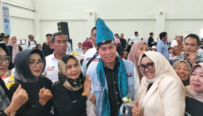 Dihadapan Masyarakat, ASR – Hugua Nyatakan Kesiapannya Maju Bakal Cagub-Cawagub Sultra