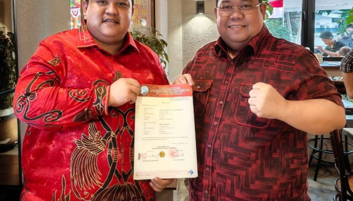 Yudhianto Mahardika – Nirna Lachmudi Terima B1. KWK PDI-P Maju Pilwali Kota Kendari