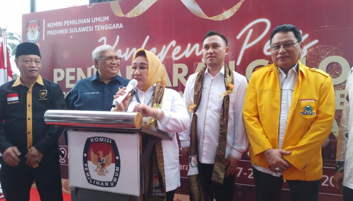 Daftar ke KPU Sultra, Tina Nur Alam dan LM Ikhsan Ridwan Siap Kerja Membangun Sultra