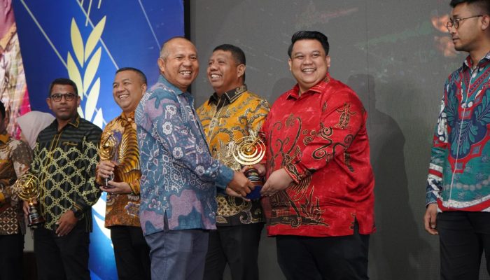 Calon Wali Kota Kendari Yudhianto Mahardika Anton Timbang Raih Penghargaan Pemuda Inspiratif