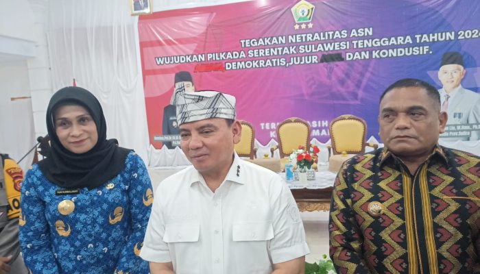 Kunjungan Kerja Pj Gubernur Sultra ke Muna, Serahkan Pompa Air untuk Kelompok Tani