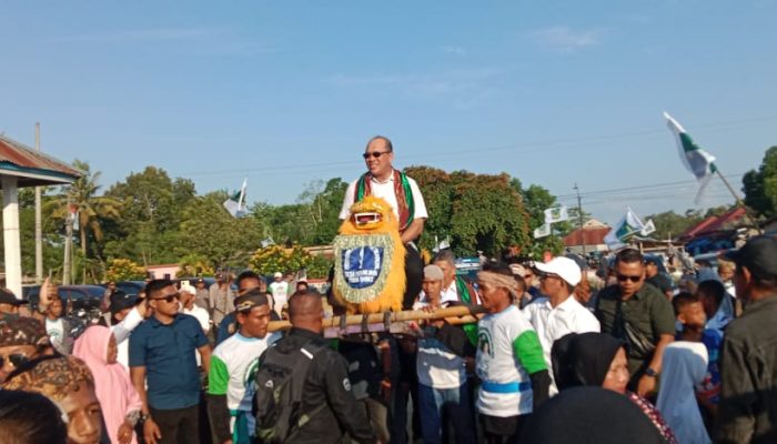 Kampanye di Tiworo, Muna Barat: Ruksamin Janjikan Beasiswa untuk Mahasiswa se-Sultra