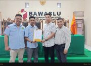 Tim Pemenangan ASR-Hugua Laporkan Dugaan Ujaran Kebencian dan Kampanye Hitam di Bawaslu Sultra