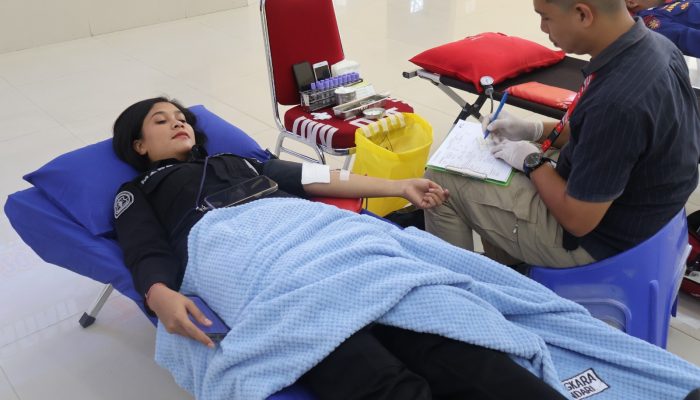 Bidang Humas Polda Sultra Gelar Donor Darah Serentak Rayakan Hari Jadi Humas Polri ke-73