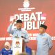 Aksan Jaya Putra dan Andi Sulolipu saat debat publik pertama calon Walikota dan Wakil Walikota. (Foto: Ist/KR)
