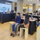 Samsung Experience Store Kendari menggelar Samsung Experience Day bersama Costumer, Jumat (1/11/2024). (Foto: Hasrul/KR)