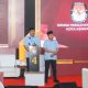 Aksan Jaya Putra dan Andi Sulolipu saat debat publik ke dua. (Foto: Isal/KR)