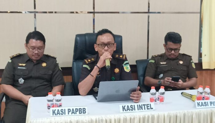 Kepala Puskesmas Lohia dan Bendaharanya Ditahan Kejari Muna Atas Dugaan Korupsi