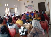 Kades Ghone Bhalano di Muna Gratiskan Air Bersih Beri Seragam Sekolah hingga Buku Tulis