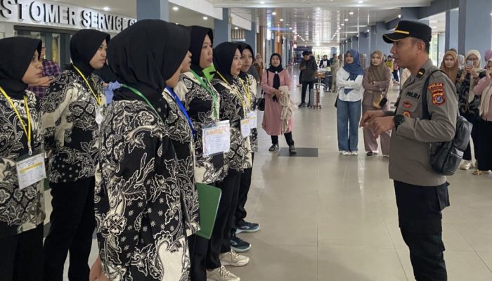Polda Sultra Berangkatkan 9 Casis Bakomsus Polwan ke Sepolwan Lemdiklat Polri