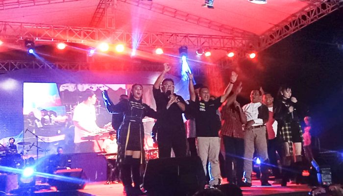 Bupati Terpilih La Ode Darwin Gelar Konser Kemenangan di Malam Tahun Baru, Serukan Persatuan Masyarakat Muna Barat