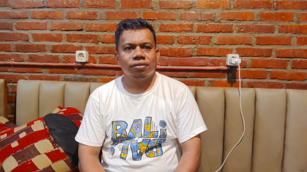 Kepala Desa Torobulu, Nilam, S.Pd. (Foto: KR)
