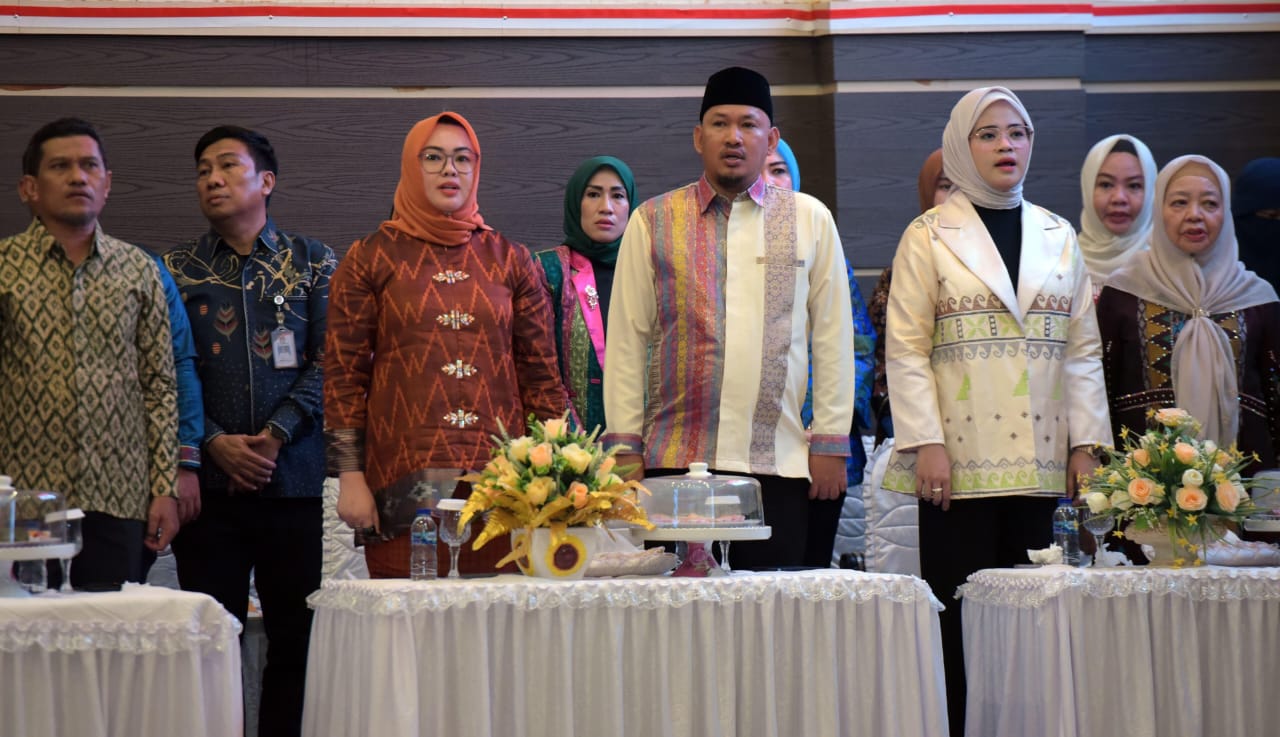 Siska Karina Imran dan Sudirman resmi ditetapkan dalam rapat paripurna DPRD Kota Kendari menjadi pasangan Wali Kota dan Wakil Wali Kota Kendari periode 2025-2030. (Foto: Ist/KR)