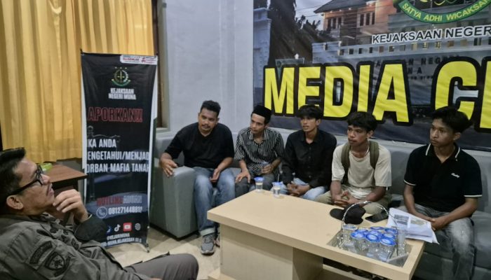 HMK Melaporkan Dugaan Penyalahgunaan Dana Desa Kombikuno Kepada Kejari Muna