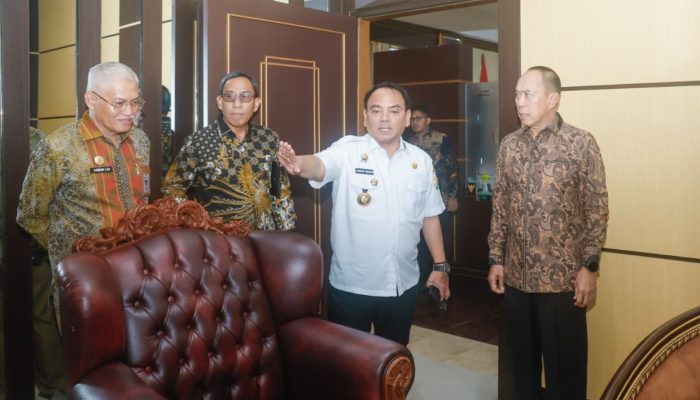 Gubernur Terpilih Sultra Silaturahmi dengan Pj Gubernur, Jamin Kelancaran Transisi Pemerintahan