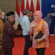 Wali Kota Kendari, Siska Karina Imran, usai mengikuti RUPS Bank Sultra di Aula Merah Putih Rumah Jabatan Gubernur Sultra. (Foto: Ist/KR)