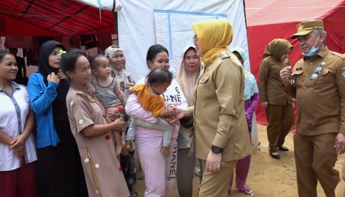 Tinjau Korban Kebakaran TPA Puuwatu, Wali Kota Kendari Bakal Bangun 18 Rumah untuk Korban