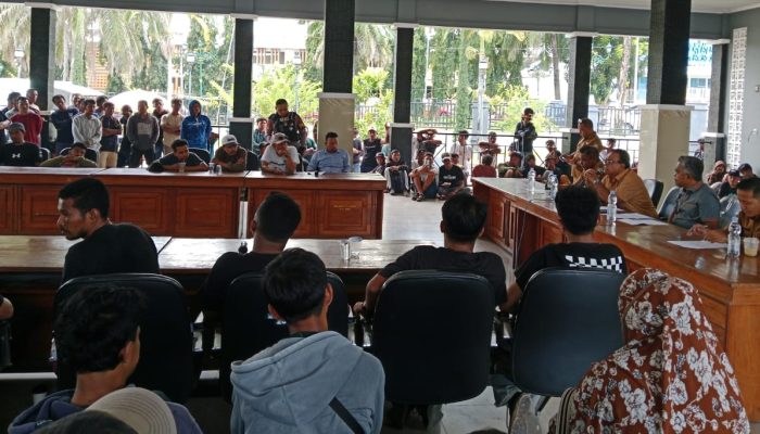 Puluhan Nelayan di Kendari Tolak Kebijakan Pusat Penerapan VMS Karena Menyusahkan