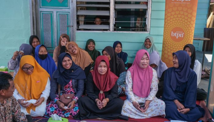 Kekompakan dan Kedisiplinan Sentra Cara Ibu-ibu Nasabah BTPN Syariah di Kendari Tumbuh dan Berdaya