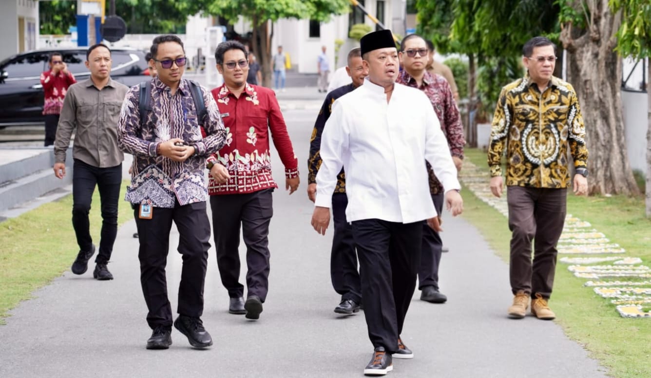 Menteri ATR/BPN, Nusron Wahid (paling depan). (Foto: Ist/KR)