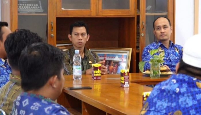 Kominfo Kendari Terima Kunjungan Studi Banding Kominfo Kolaka Bahas Layanan Call Center dan SPBE Terintegrasi