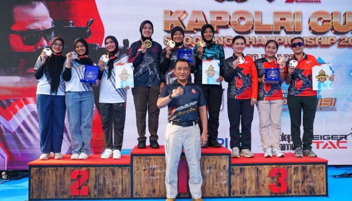 Tim Petembak Polwan Polda Sultra Raih Juara 3 Beregu Pada Kejurnas Menembak Kapolri Cup 2025