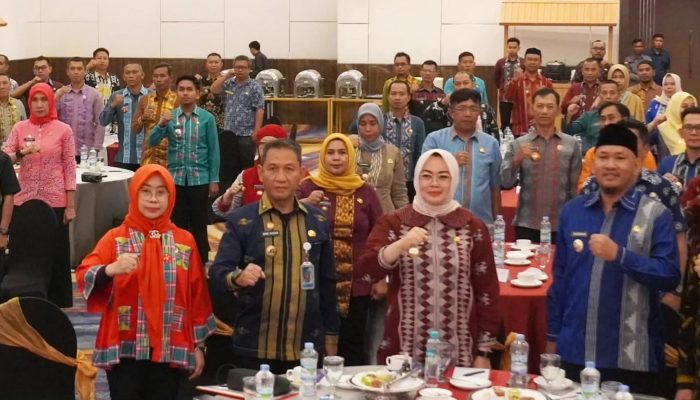Wali Kota Kendari Tingkatkan Kapasitas Camat dan Lurah Untuk Implementasi Dana 100 Juta per RT Mulai 2026