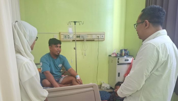 Hari Pelanggan Nasional, BPJS Ketenagakerjaan Cabang Kendari Kunjungi Pasien Kecelakaan Kerja di Rumah Sakit