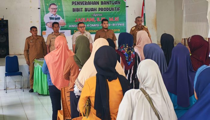 Jaelani, Anggota DPR RI, Gandeng Bupati Buton Bagikan Bibit Unggul Untuk Tingkatkan Ekonomi Petani