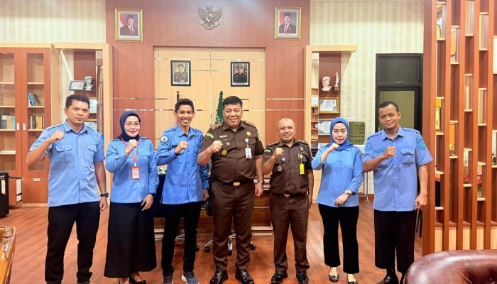 Dirut PDAM Silaturahmi ke Kejari, Sampaikan Permasalahan dan Capaian Tiga Bulan Kepemimpinan