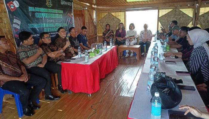 Satukan Pandangan Siapkan Informasi Publik, Kajari Muna Ajak Wartawan Coffee Morning