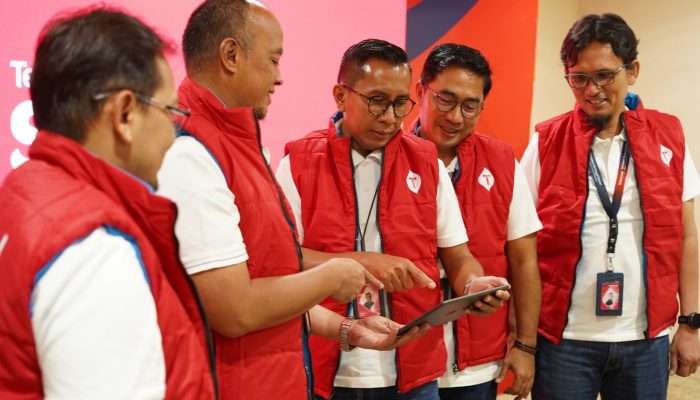 Telkomsel Area Pamasuka Komitmen Melayani Sepenuh Hati di Natal 2025 dan Tahun Baru 2026 dengan Jaringan Terbaik