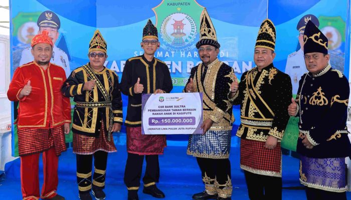 Dukung Pembangunan Daerah, Bank Sultra Salurkan CSR kepada Pemda Bombana dan Wakatobi