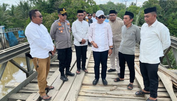 Wagub Sultra Hadiri Harlah Ke-100 NU di Konsel, Tinjau Jalan dan Jembatan Rusak Puluhan Tahun