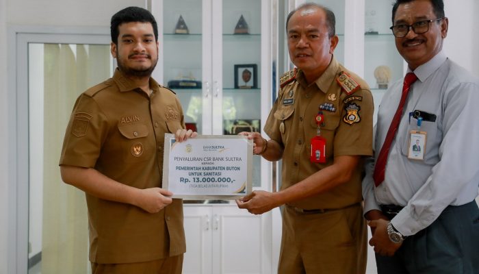 Wujudkan Kepedulian Sosial, Bank Sultra Serahkan CSR 193 Juta untuk Pembangunan Rumah Ibadah dan Sanitasi di Buton