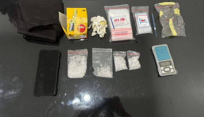 Ditresnarkoba Polda Sultra Tangkap Pengedar Narkotika di Wilayah Baruga Kendari Barang Bukti Sabu 65 Gram