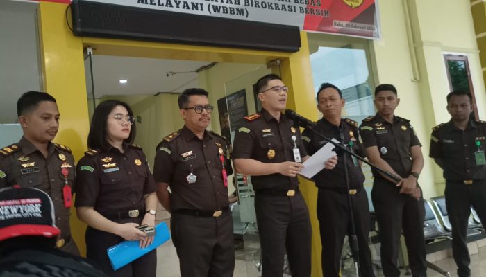 Kejari Muna Tetapkan Tiga Kadis dan Dua Kontraktor sebagai Tersangka Kasus Korupsi Stadion Motewe