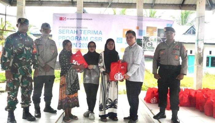 DSSP Care Ramadan, PT DSSP Power Kendari Salurkan 300 Paket Sembako untuk Warga Moramo