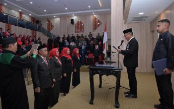 Sekda Kota Kendari Lantik 53 Pejabat Baru, Tekankan Loyalitas dan Profesionalisme ASN